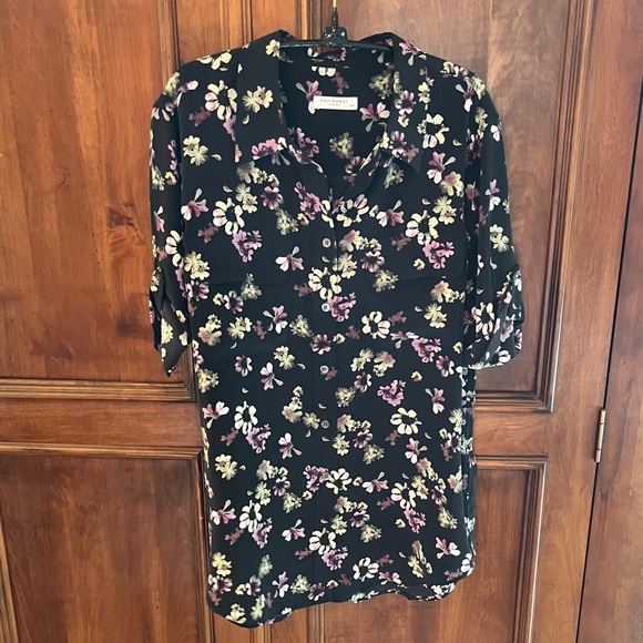 NWOT Equipment Floral Silk Short Sleeve Blouse, size Large - Picture 3 of 14